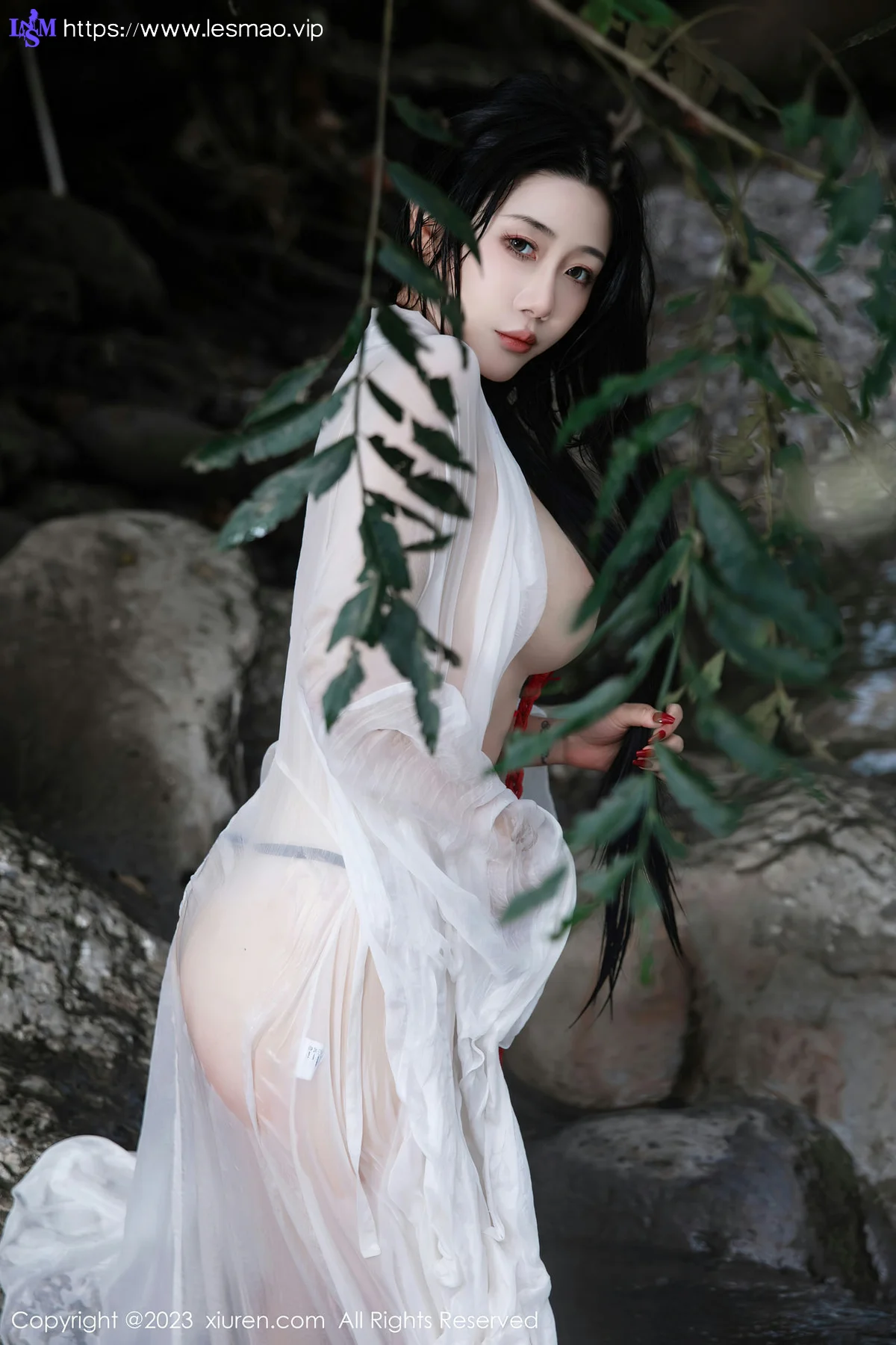 XiuRen 秀人 No.7295  严利娅Yuliya 户外诱惑红色古装性感写真 - 5