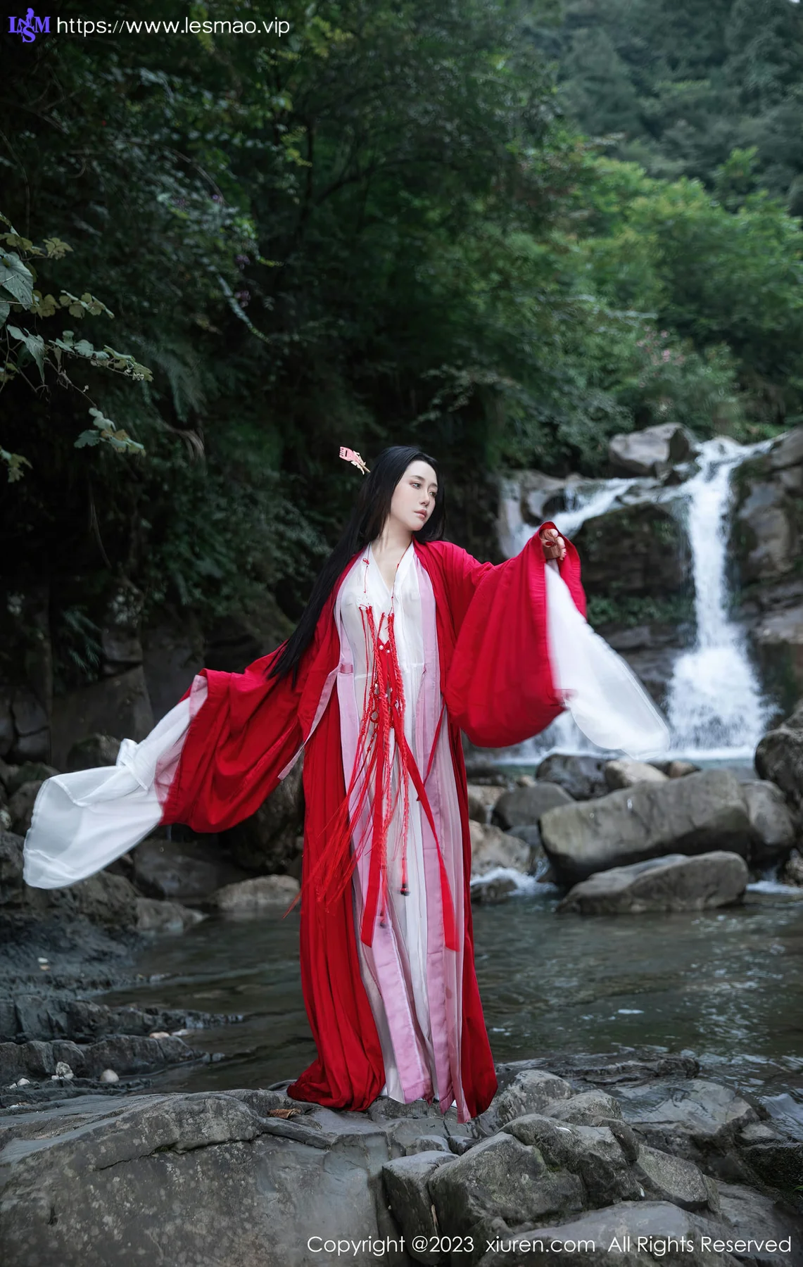XiuRen 秀人 No.7295  严利娅Yuliya 户外诱惑红色古装性感写真 - 8