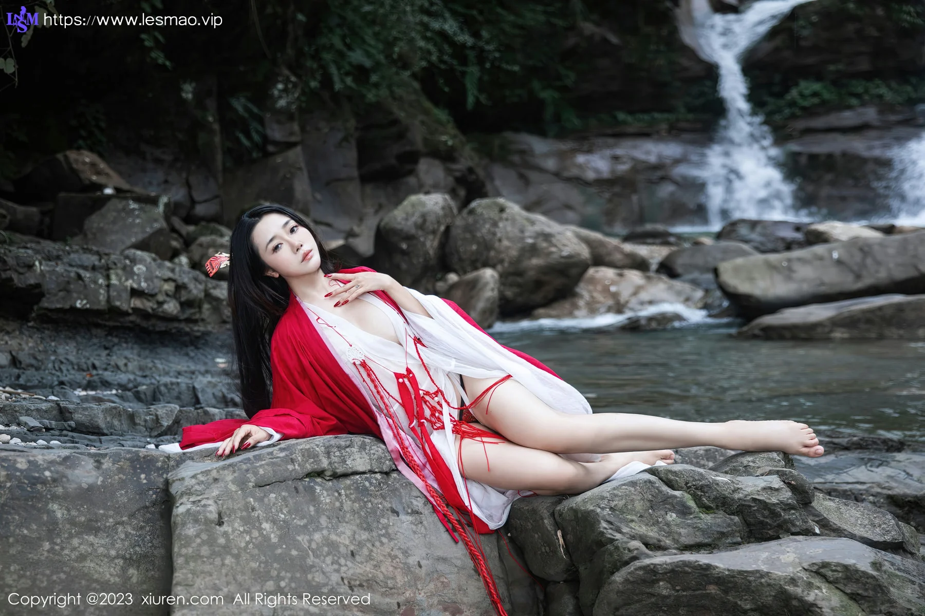 XiuRen 秀人 No.7295  严利娅Yuliya 户外诱惑红色古装性感写真 - 3