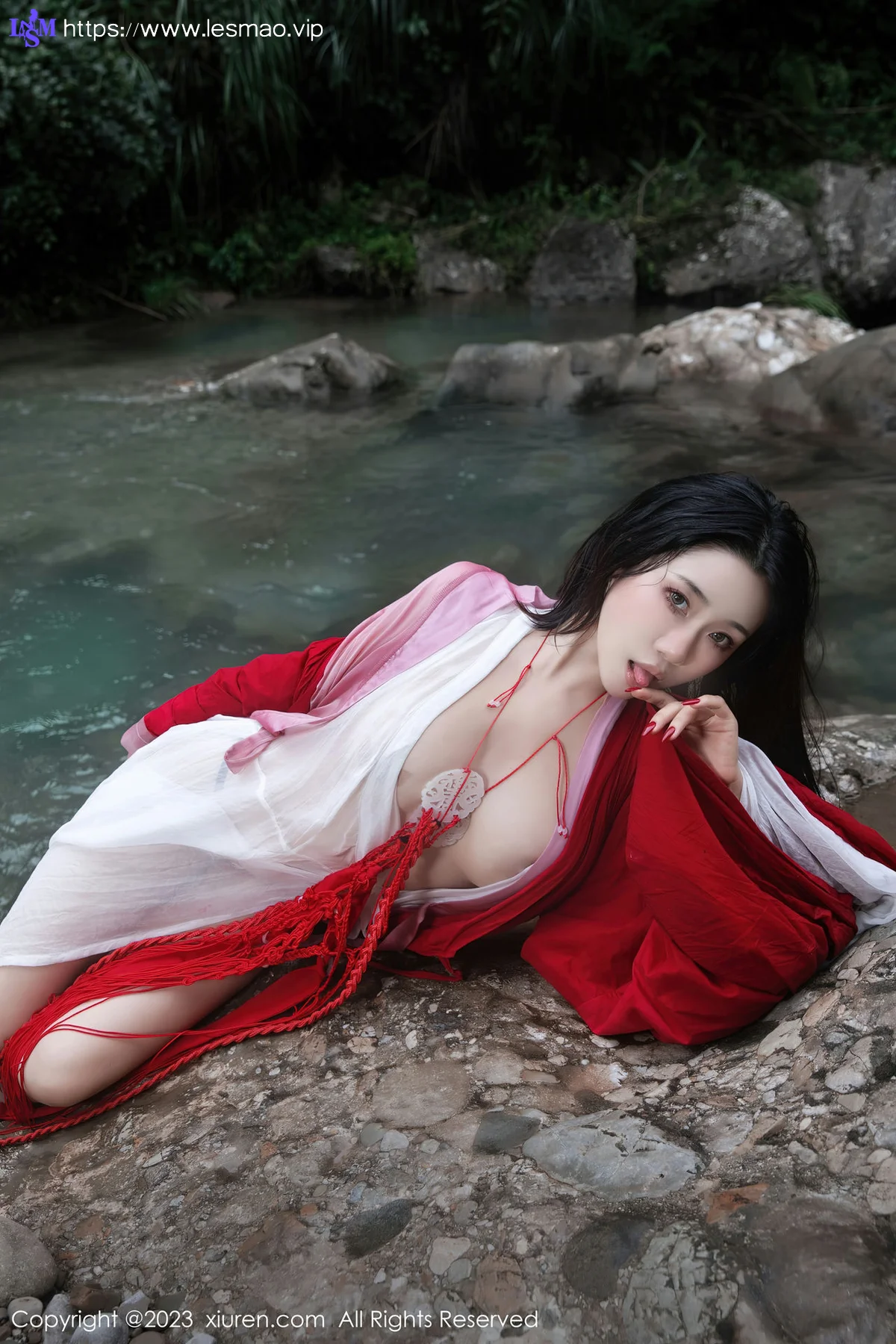 XiuRen 秀人 No.7295  严利娅Yuliya 户外诱惑红色古装性感写真 - 9