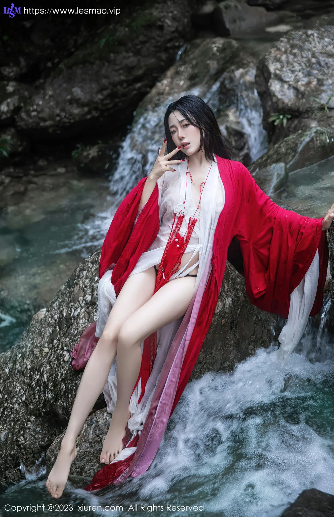 XiuRen 秀人 No.7295  严利娅Yuliya 户外诱惑红色古装性感写真 - 10