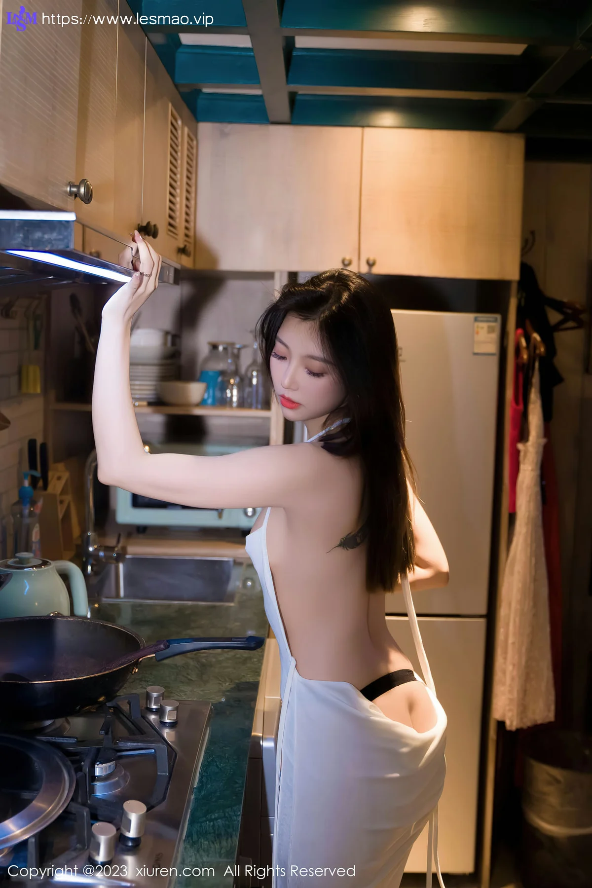 XiuRen 秀人 No.7371  冯木木LRIS 露背连衣长裙性感写真 - 4