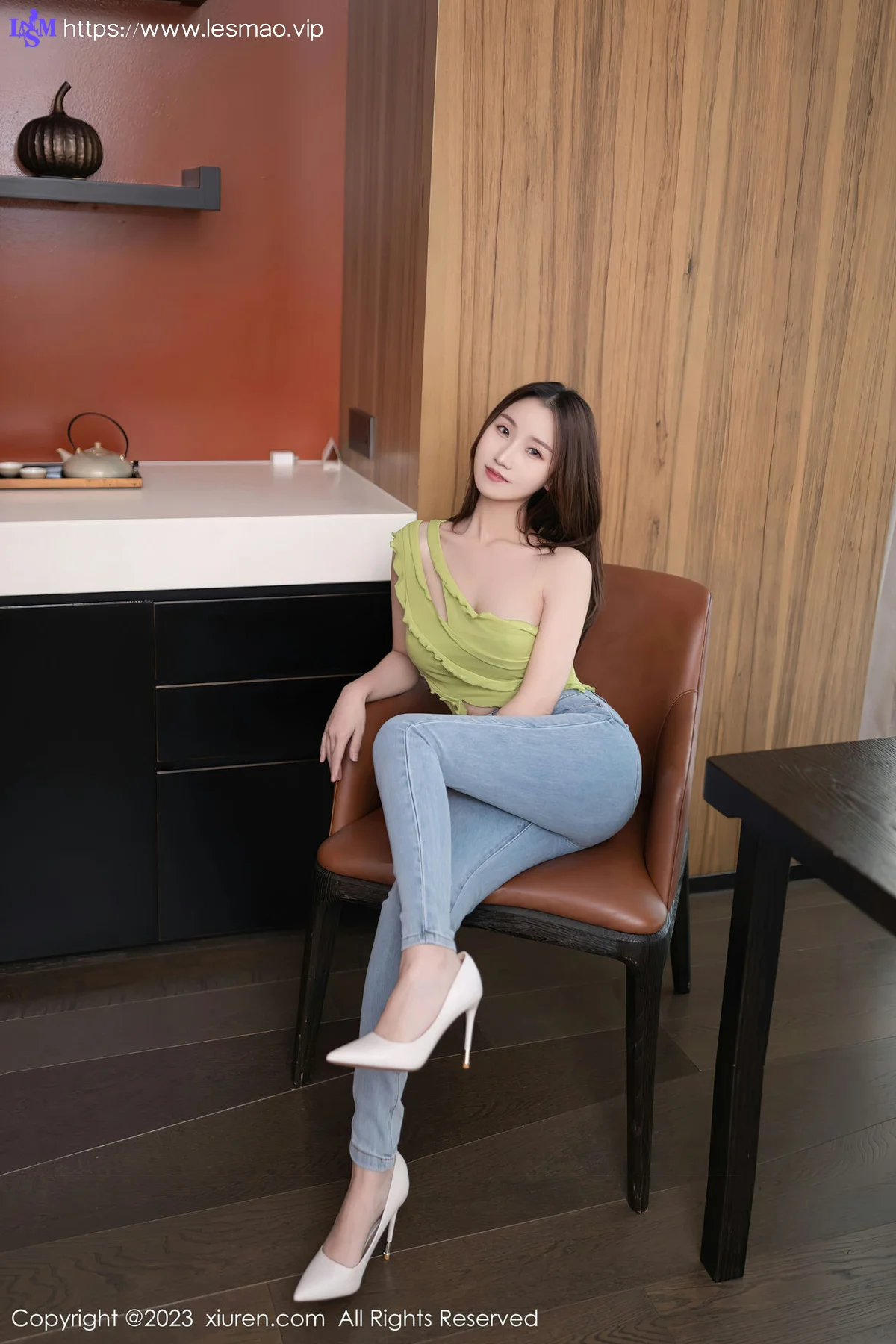 XiuRen 秀人 No.7381  杏子Yada 果绿色上衣性感写真3 - 10