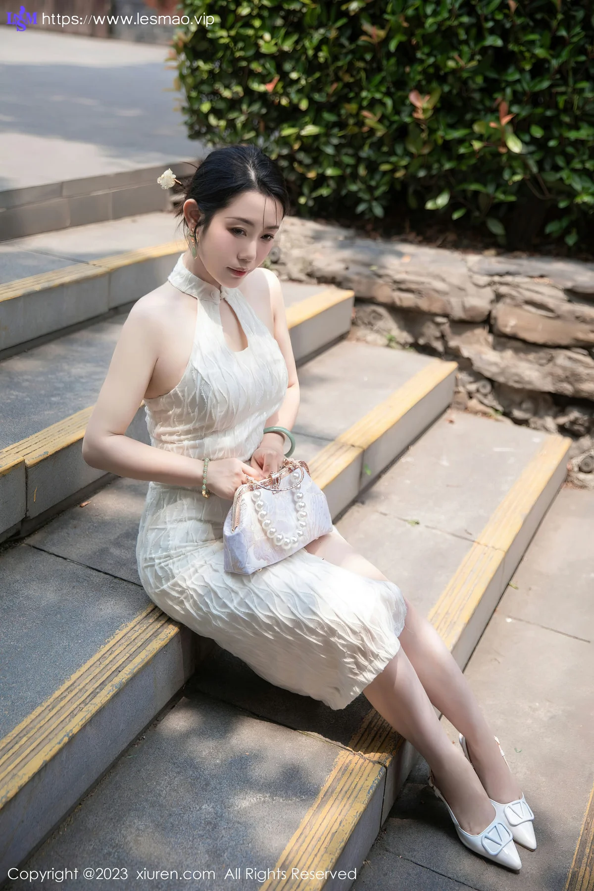 XiuRen 秀人 No.7435  严利娅Yuliya 白色旗袍性感写真 - 2
