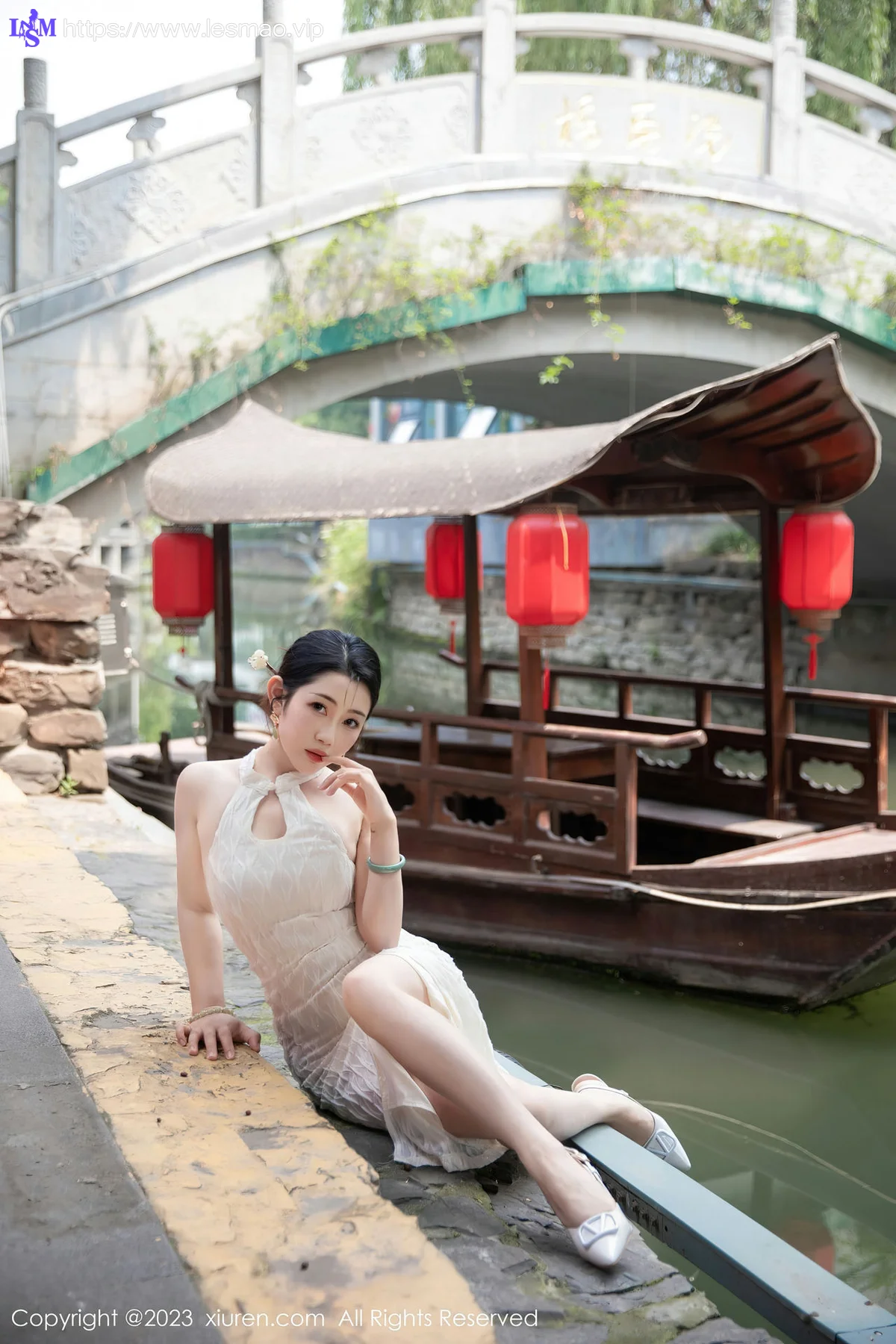 XiuRen 秀人 No.7435  严利娅Yuliya 白色旗袍性感写真 - 9