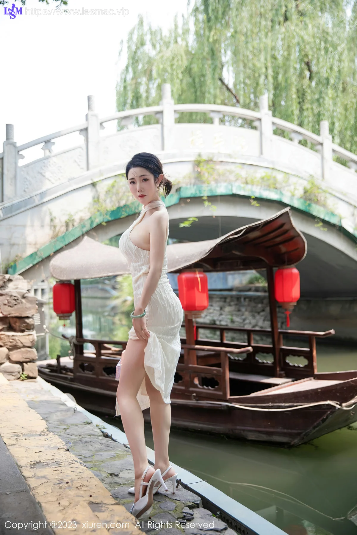XiuRen 秀人 No.7435  严利娅Yuliya 白色旗袍性感写真 - 10