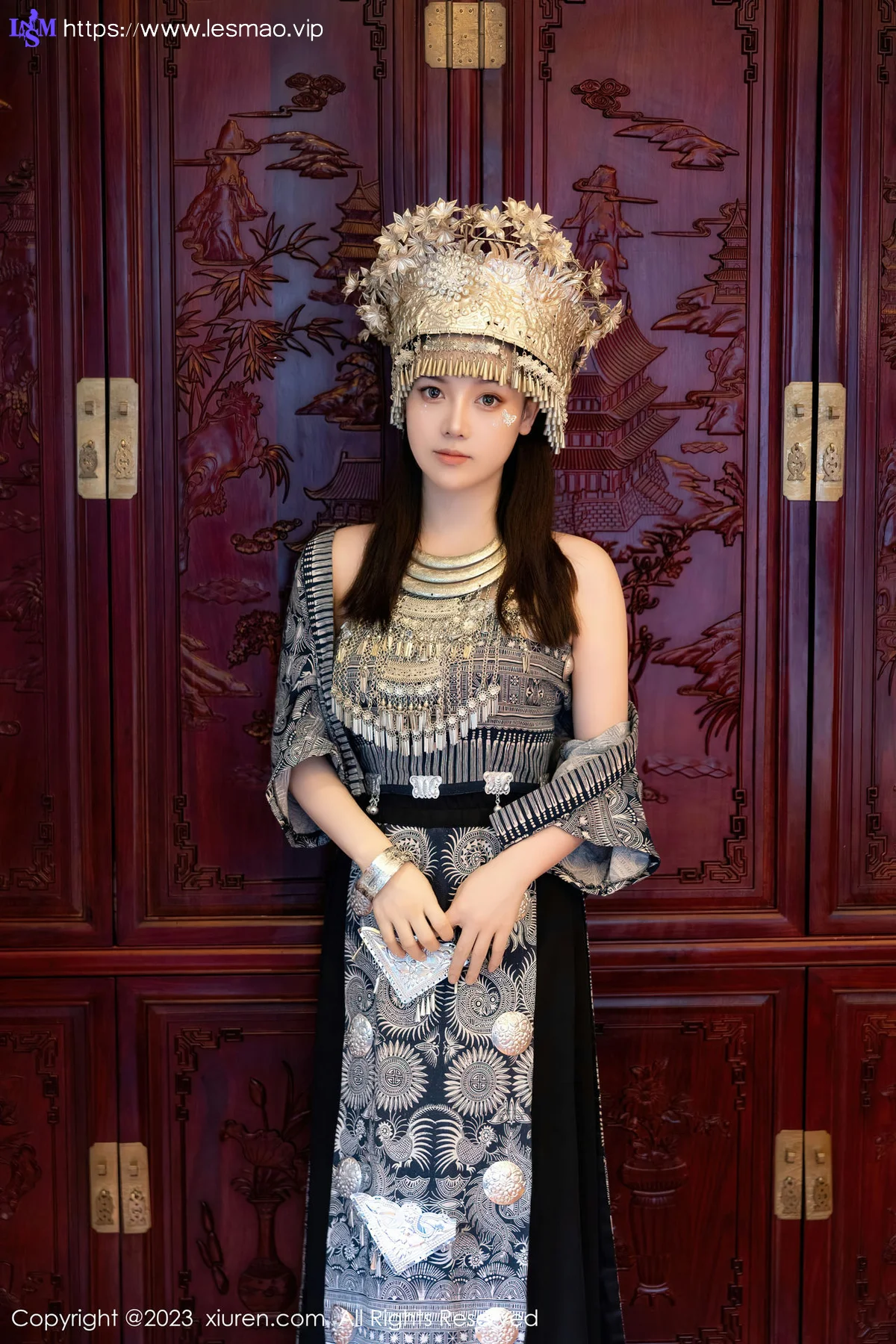 XiuRen 秀人 No.7448  豆瓣酱 银饰苗族服饰性感写真111 - 10