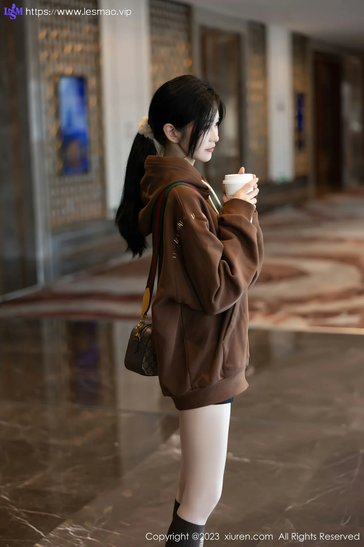 XiuRen 秀人 No.7488  程程程- 咖啡色卫衣性感写真1 - 1