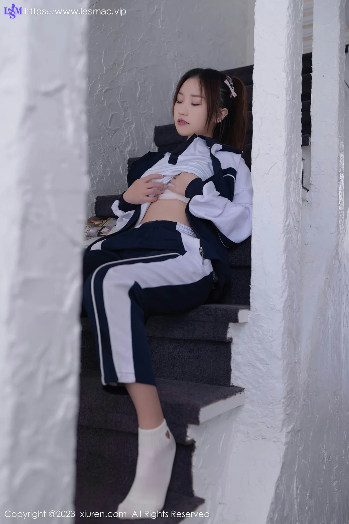 XiuRen 秀人 No.7528  杏子Yada 普蓝色学妹制服日本旅拍3 - 7