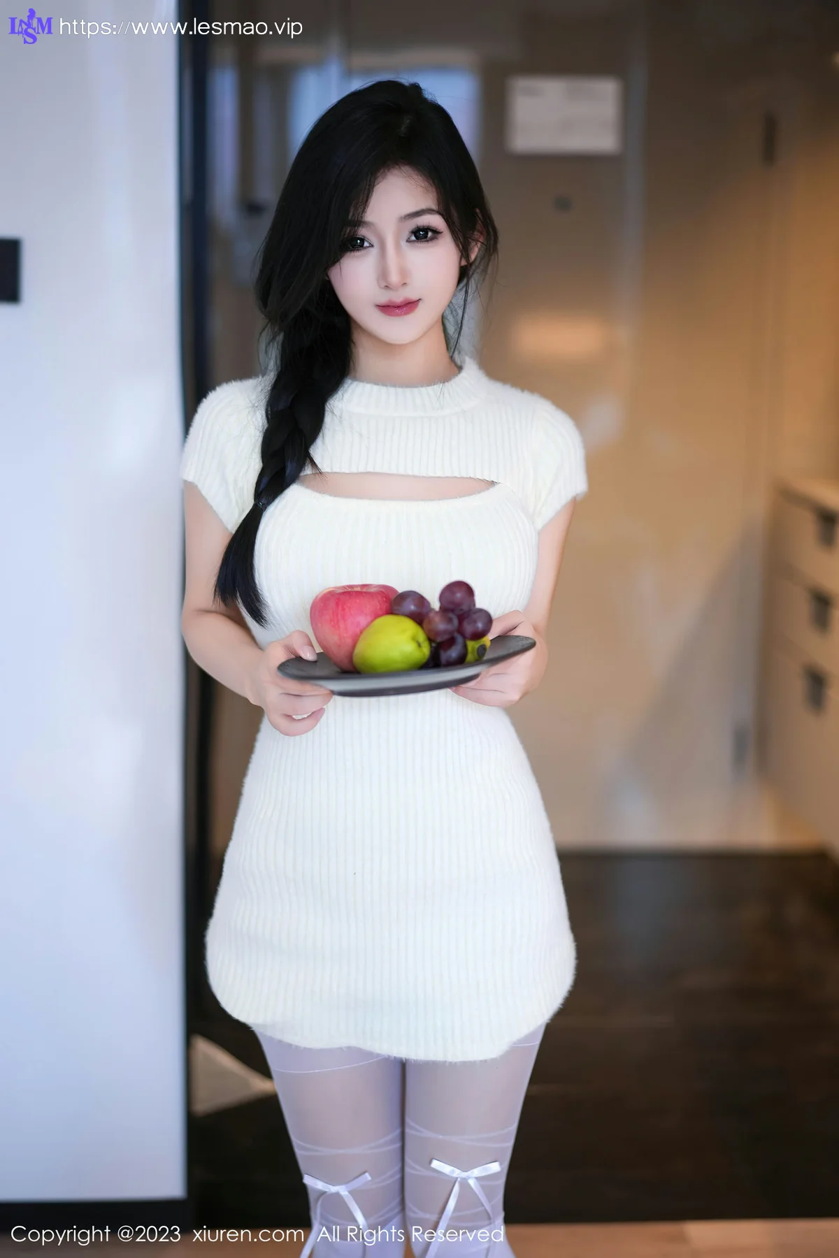 XiuRen 秀人 No.7541  谭小灵 诱人白色丝袜性感写真1 - 1