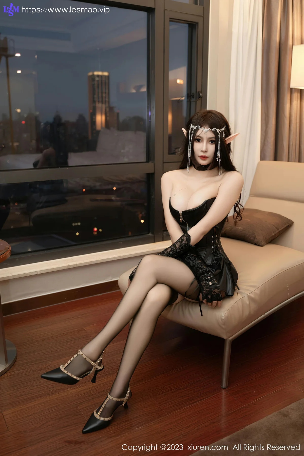 XiuRen 秀人 No.7546  米亚Mia 黑色露肩服饰性感写真 - 10