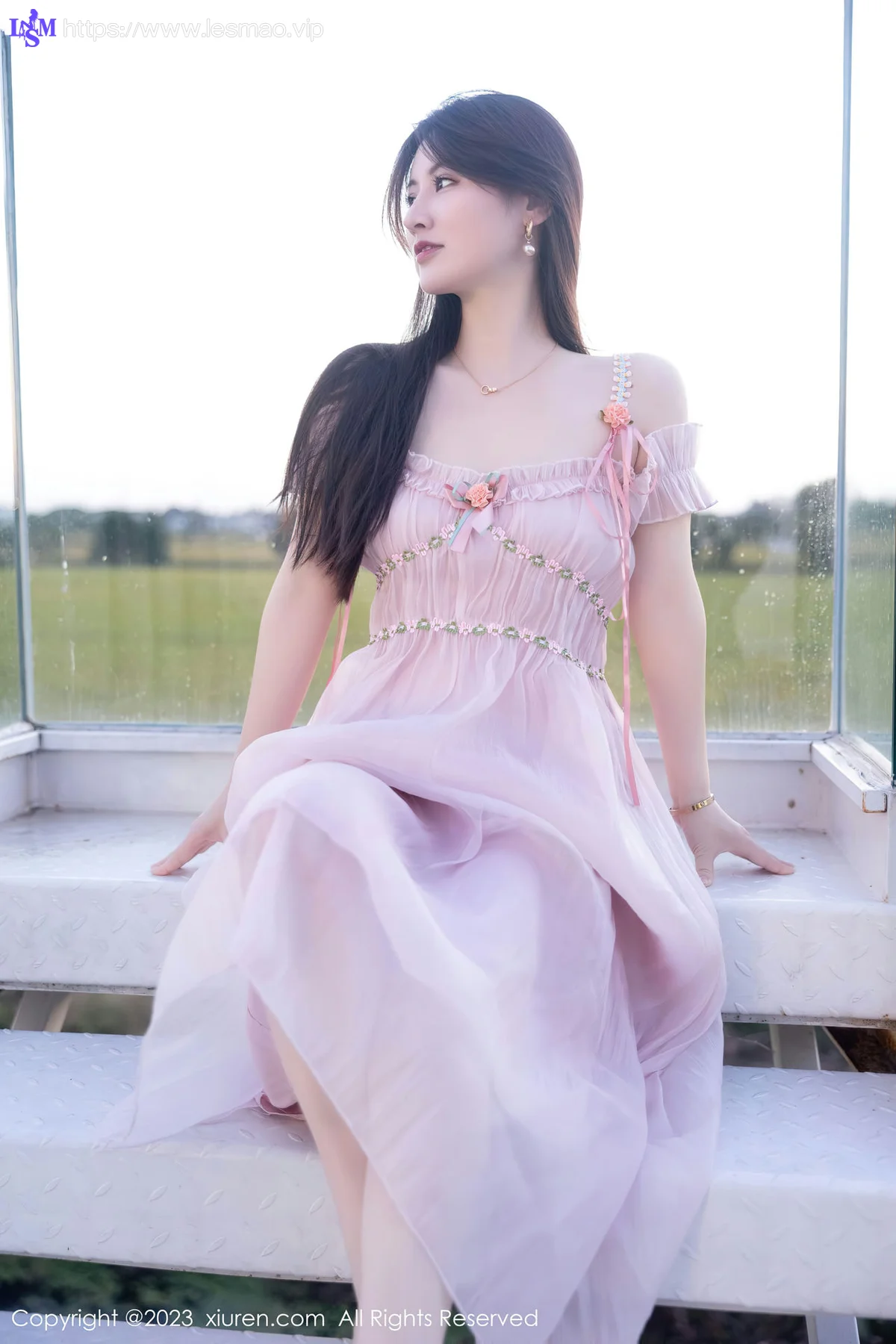 XiuRen 秀人 No.7666  诗诗kiki 魅惑灰丝性感写真1 - 5