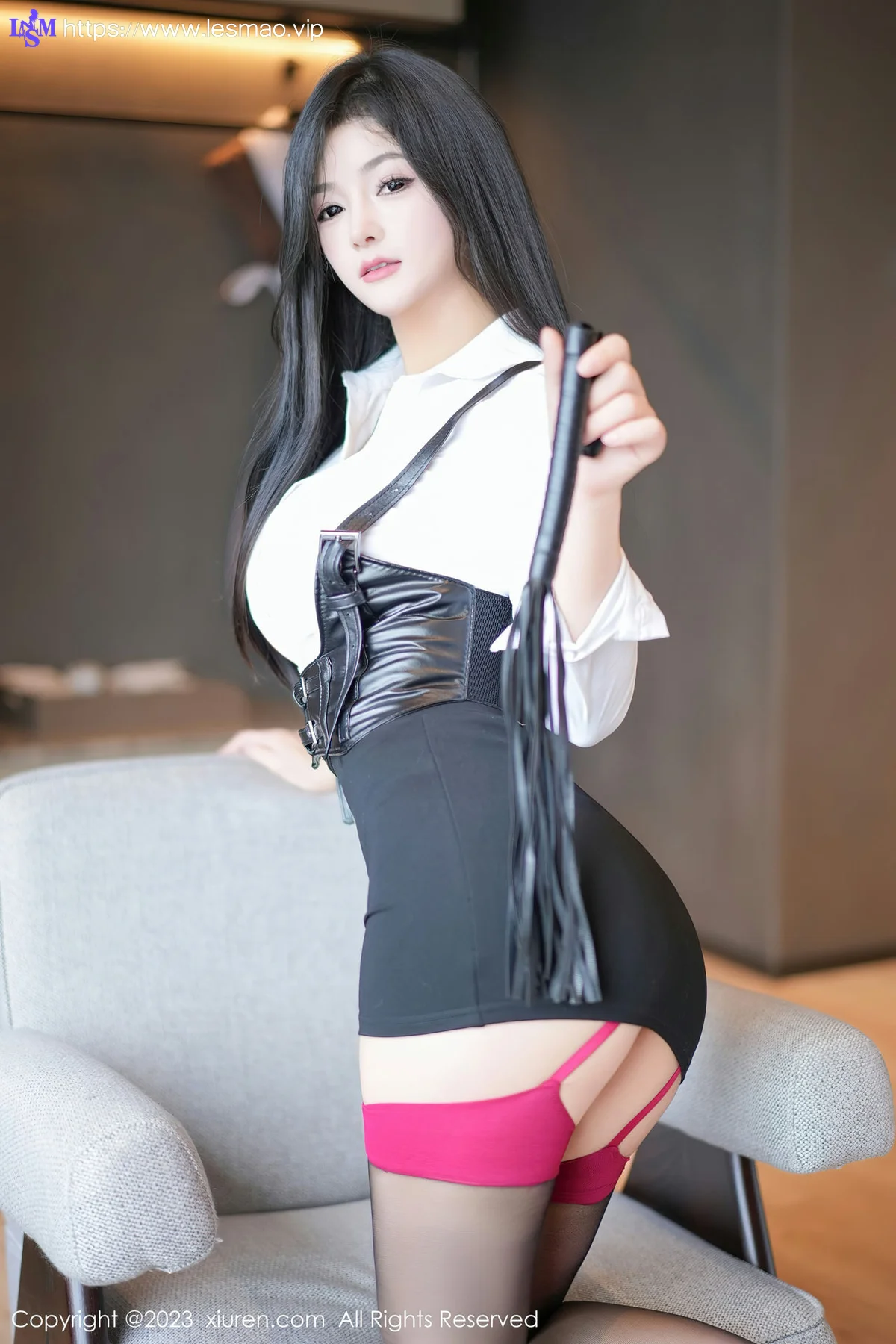 XiuRen 秀人 No.7678  谭小灵 黑色短裙性感写真1 - 4