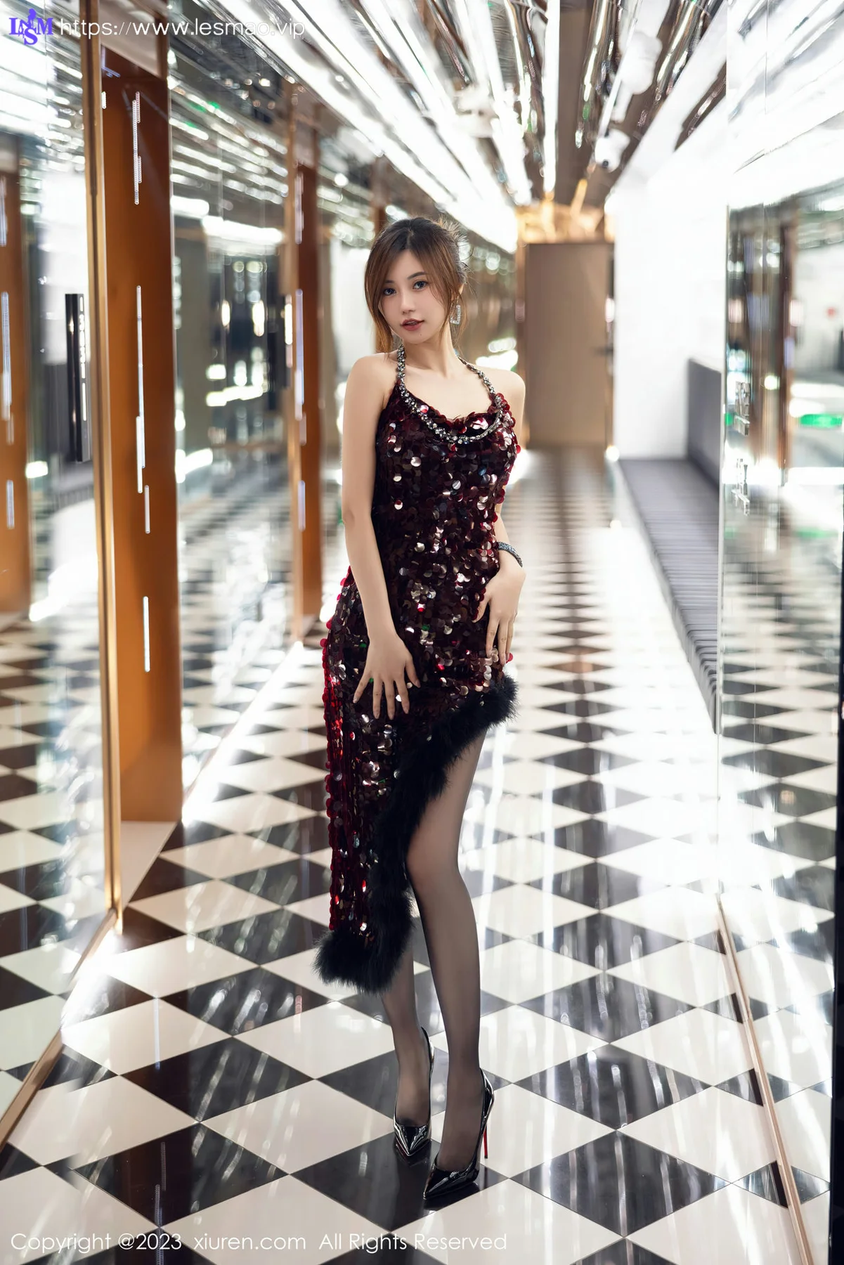 XiuRen 秀人 No.7679  绮里嘉ula 魅惑黑丝性感写真1 - 3