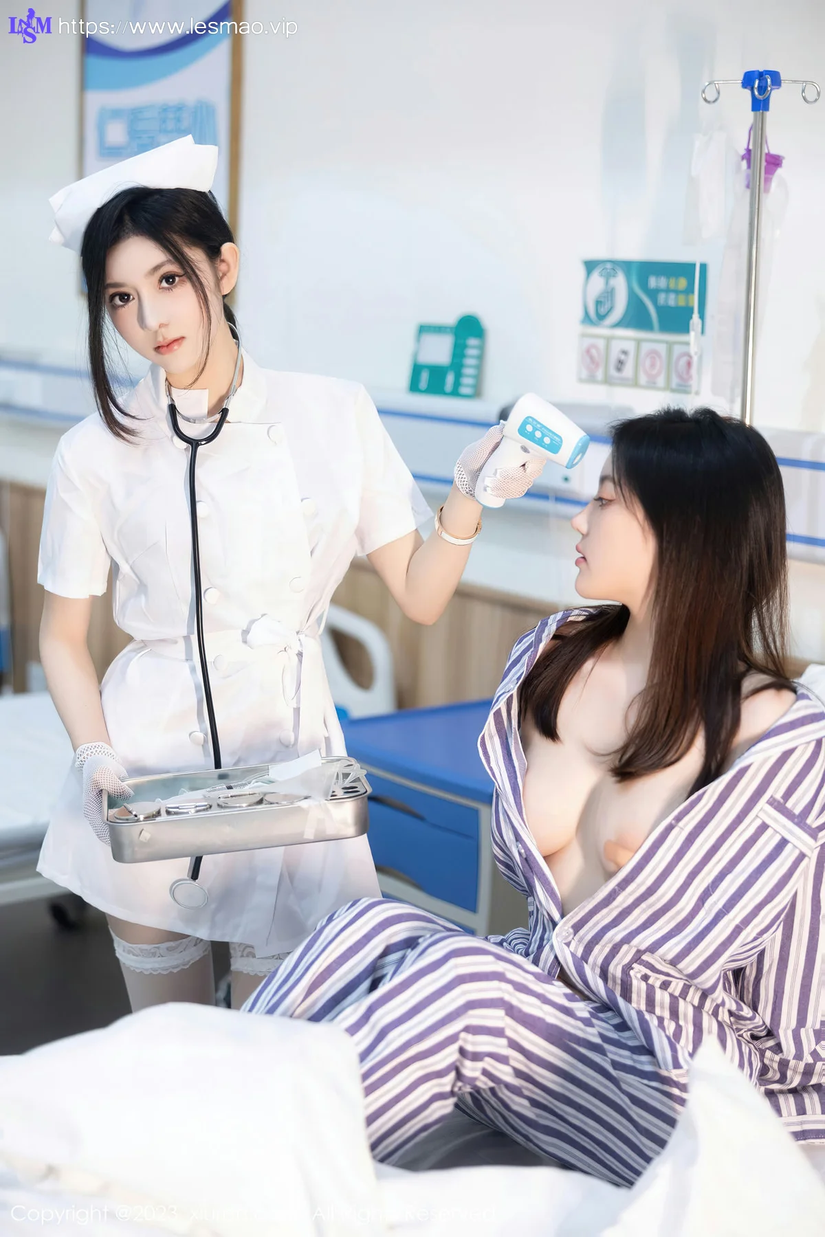 XiuRen 秀人 No.7683  豆瓣酱 双人护士主题性感写真111 - 10