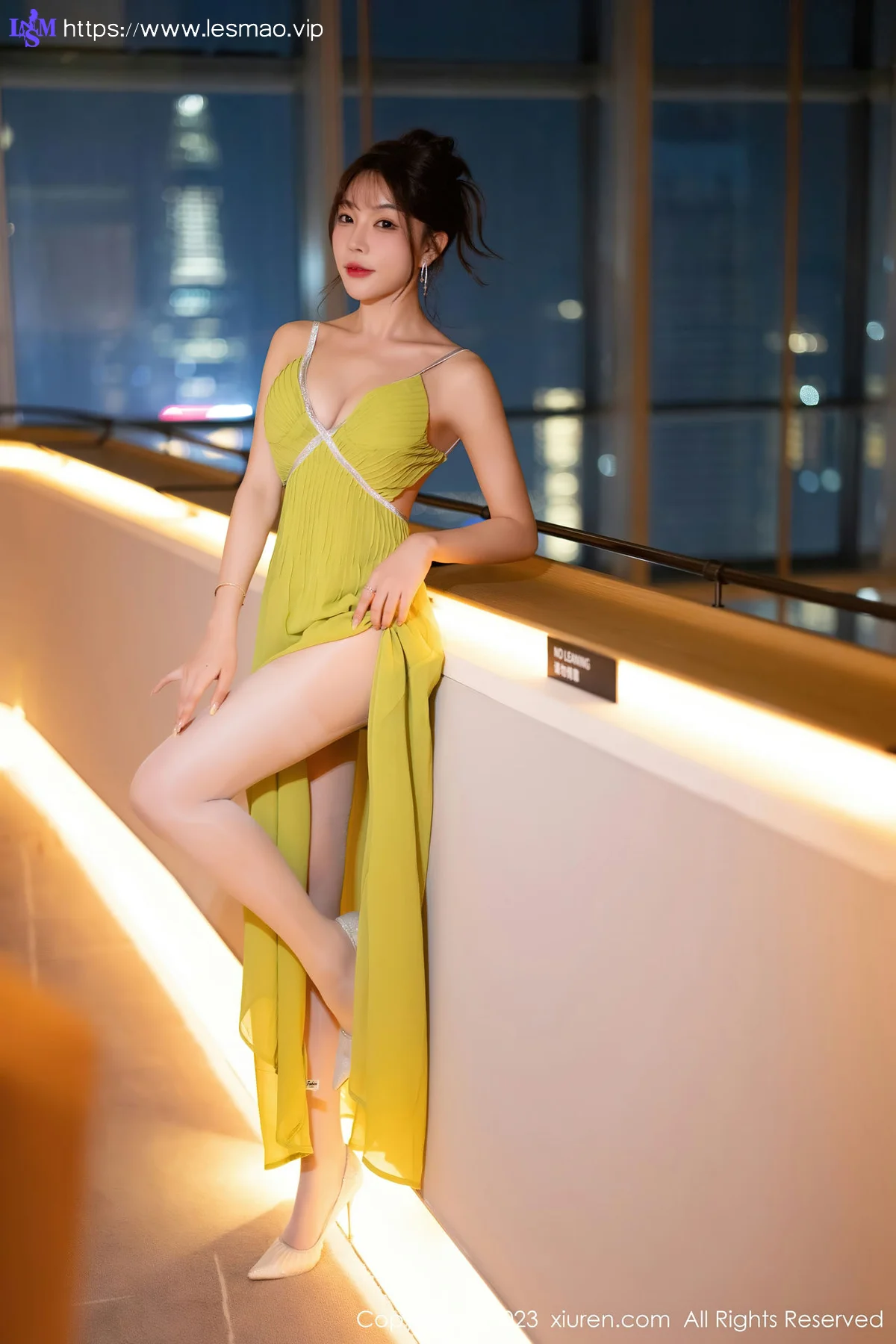 XiuRen 秀人 No.7696  徐莉芝Booty 蕾丝情趣性感写真1 - 3