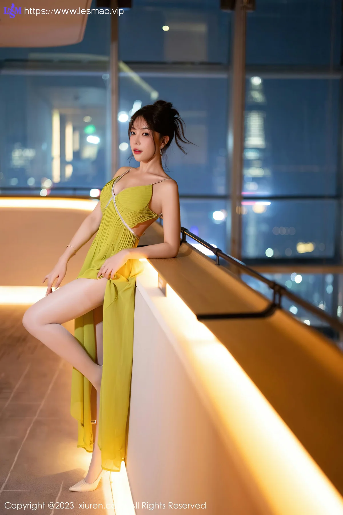 XiuRen 秀人 No.7696  徐莉芝Booty 蕾丝情趣性感写真1 - 4