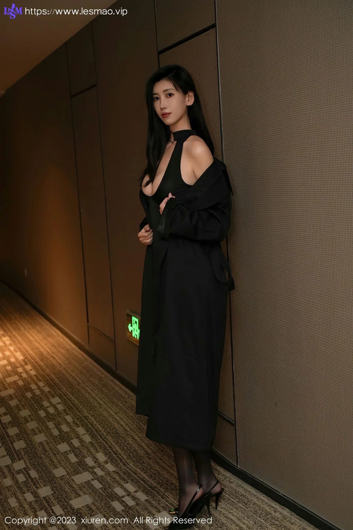 XiuRen 秀人 No.7701  章芃芃 魅惑黑丝性感写真1 - 10