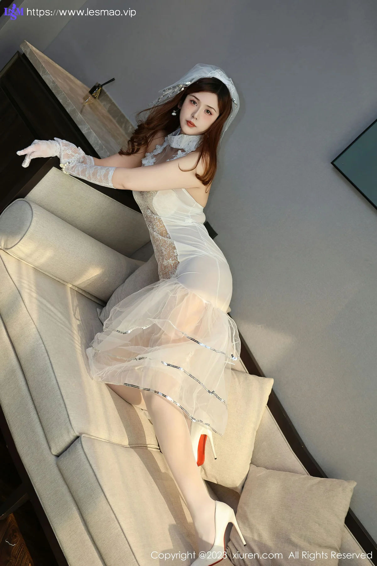 XiuRen 秀人 No.7834  月野兔美妞 白色婚纱服饰性感写真 - 8