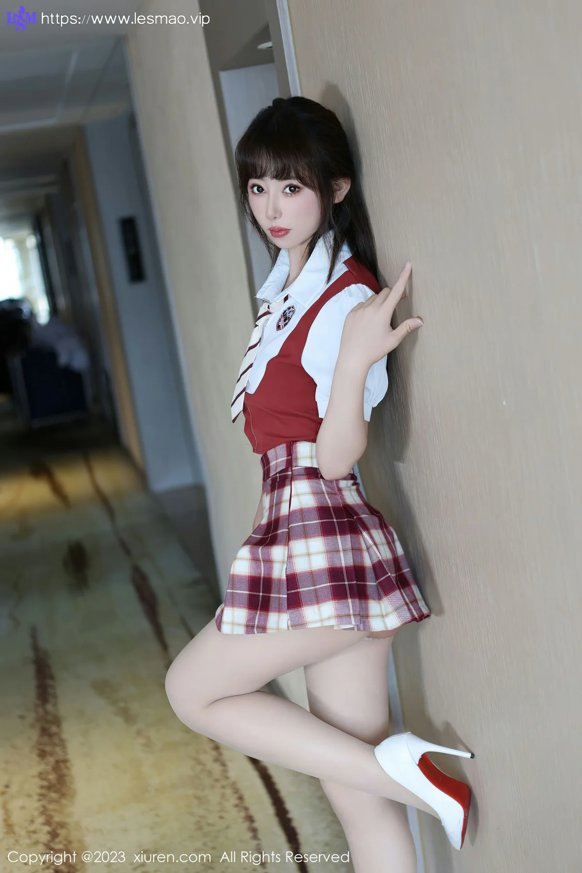 XiuRen 秀人 No.7851  金tiao 红色轻透内衣性感写真22 - 9