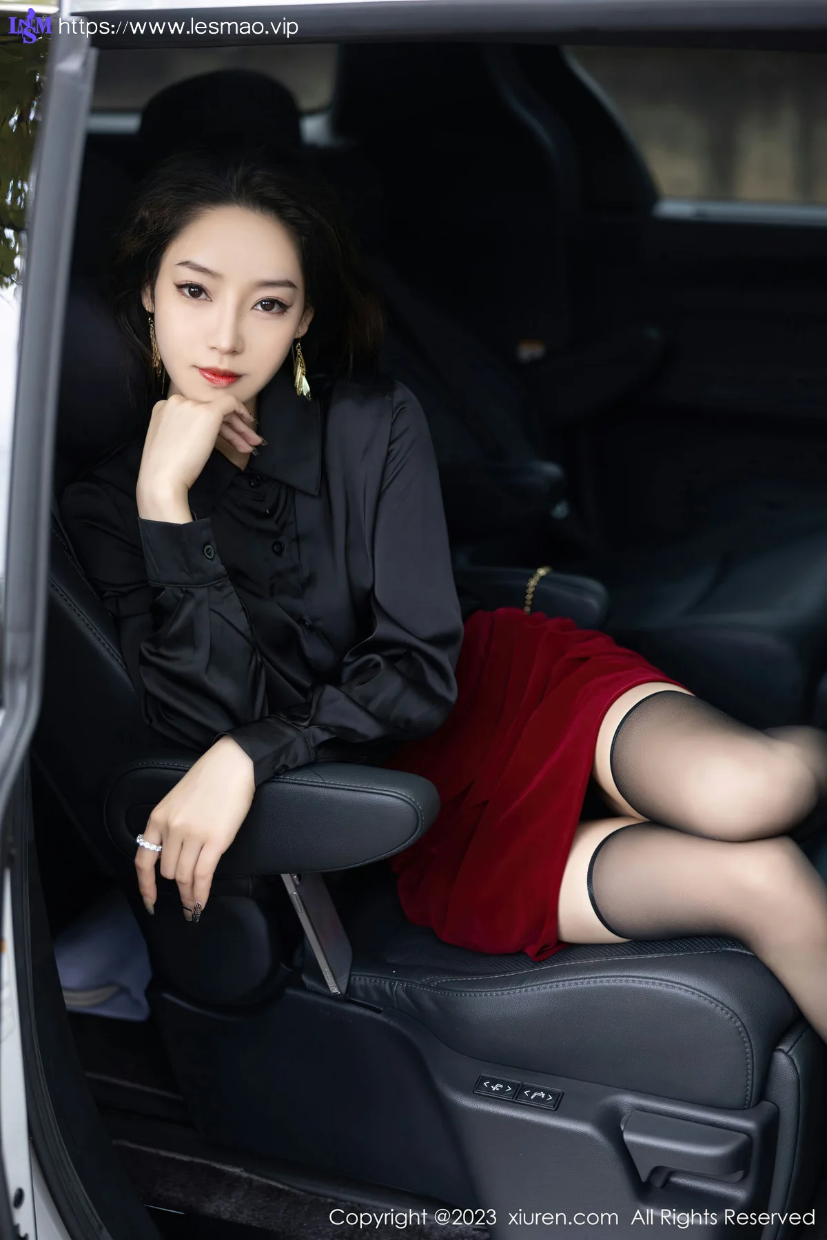XiuRen 秀人 No.7867  苏曼兮 魅惑黑丝性感写真1 - 4