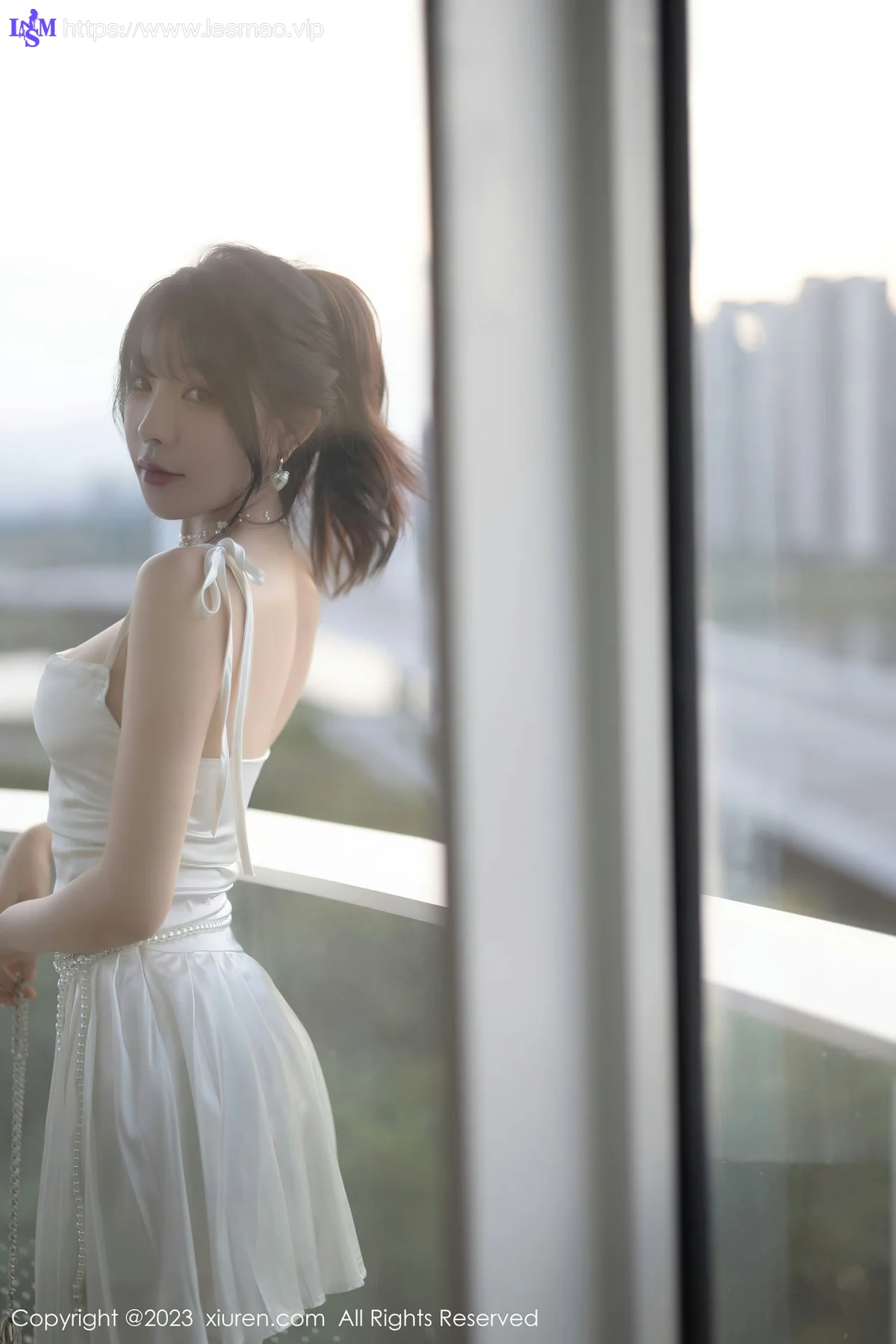 XiuRen 秀人 No.7889  徐莉芝Booty 原色丝袜性感写真1 - 2