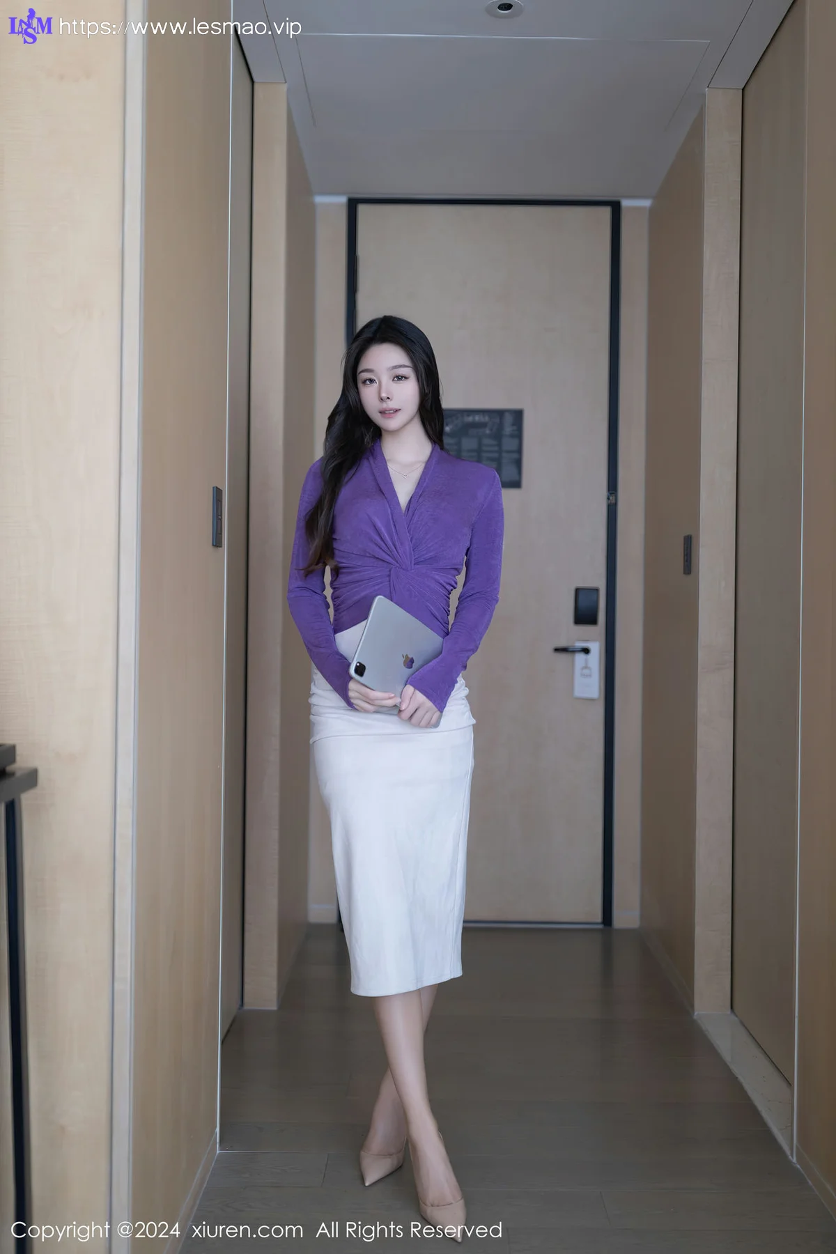 XiuRen 秀人 No.7982  小逗逗 基金经理角色扮演性感写真1 - 1