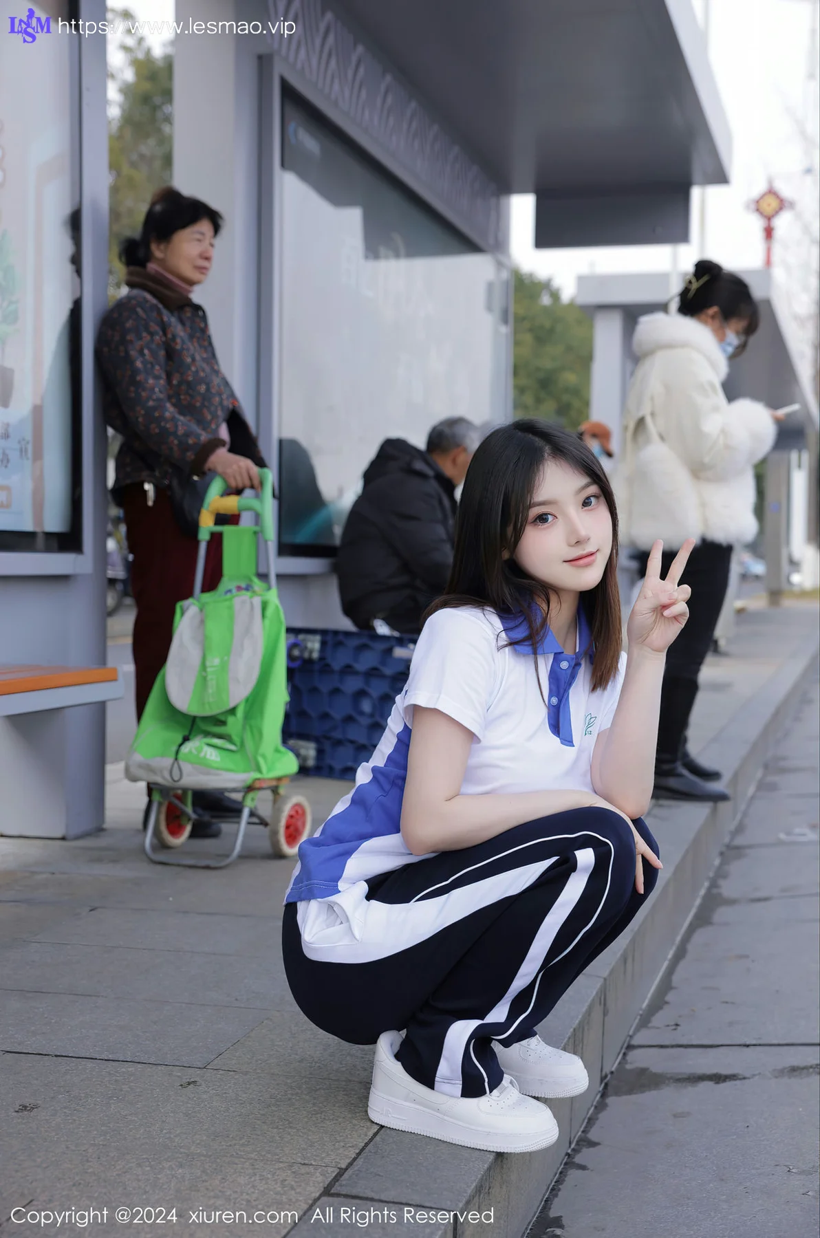 XiuRen 秀人 No.7994  豆瓣酱 公交车场景性感写真111 - 4