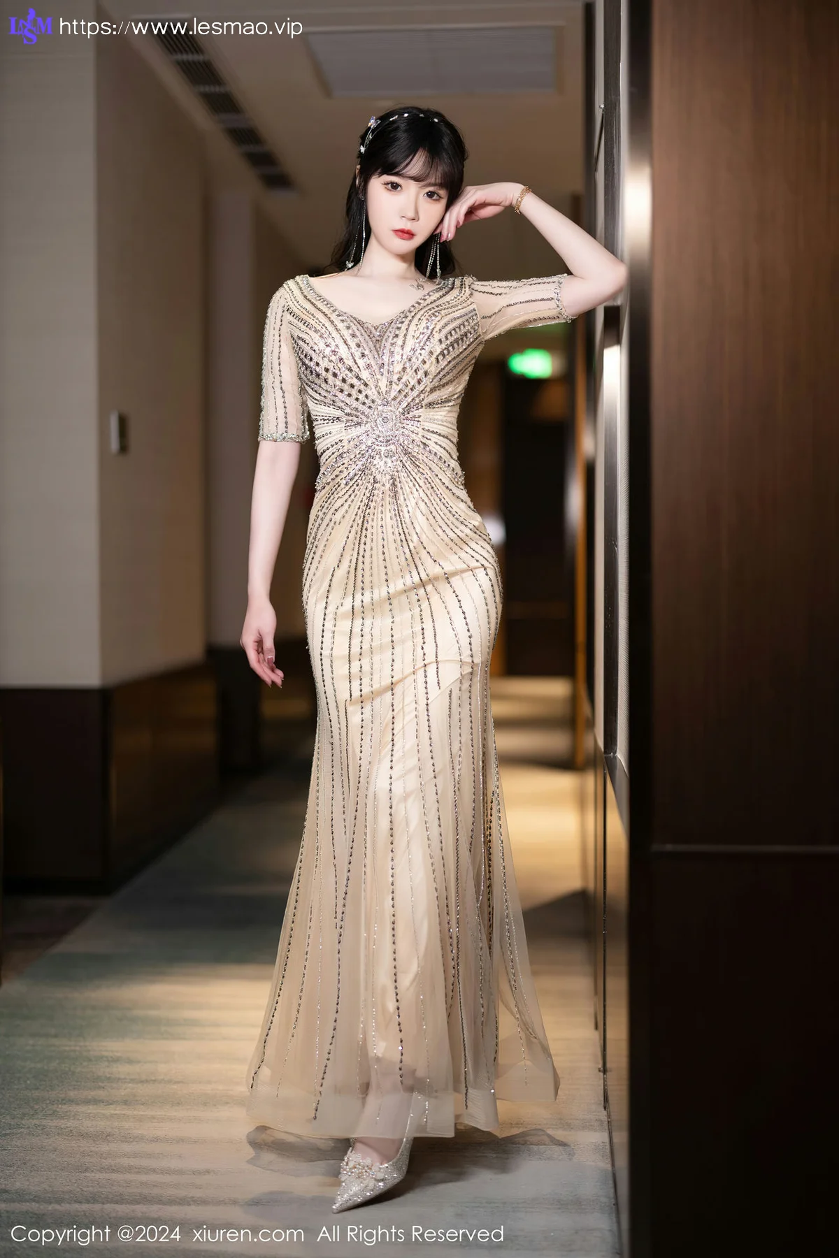 XiuRen 秀人 No.8014  梦心玥 金色长礼裙性感写真22 - 8