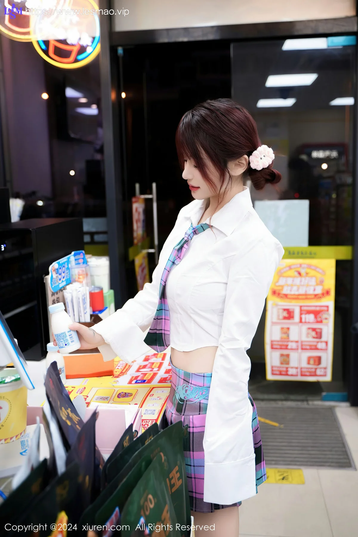 XiuRen 秀人 No.8015  美七 Mia 性感格子裙性感写真22 - 5