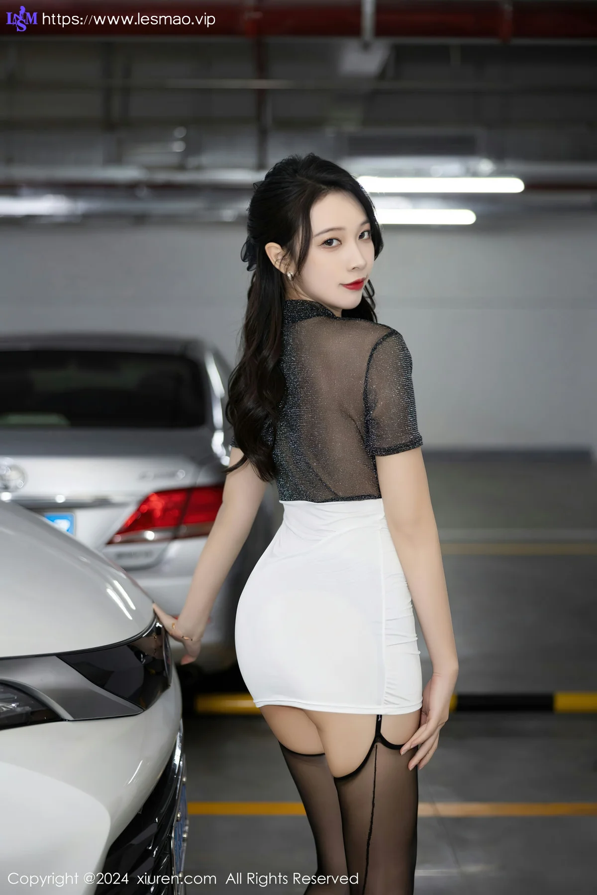 XiuRen 秀人 No.8017  郑颖姗Bev 轻透上衣性感写真 - 4