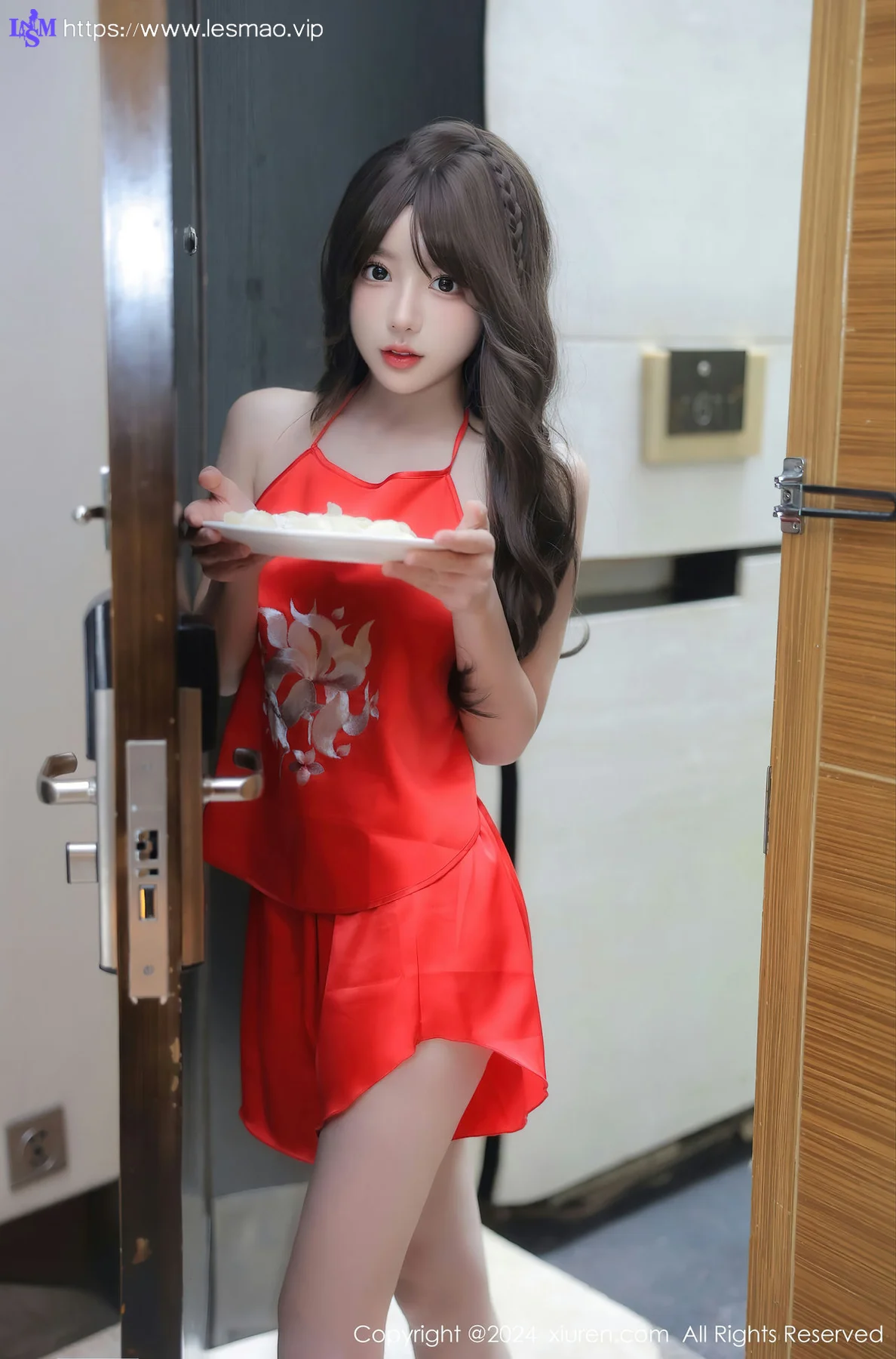 XiuRen 秀人 No.8073  桃妖夭 首套写真新年主题拍摄111 - 9