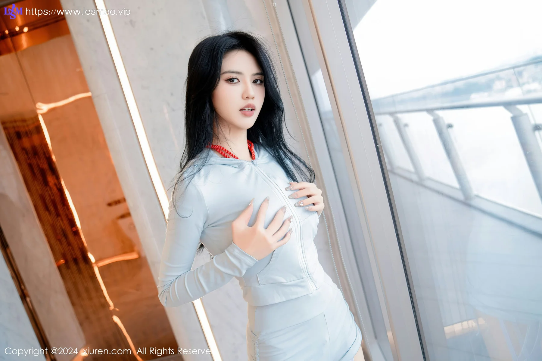 XiuRen 秀人 No.8105  浅浅Danny 白色轻薄上衣性感写真 - 2