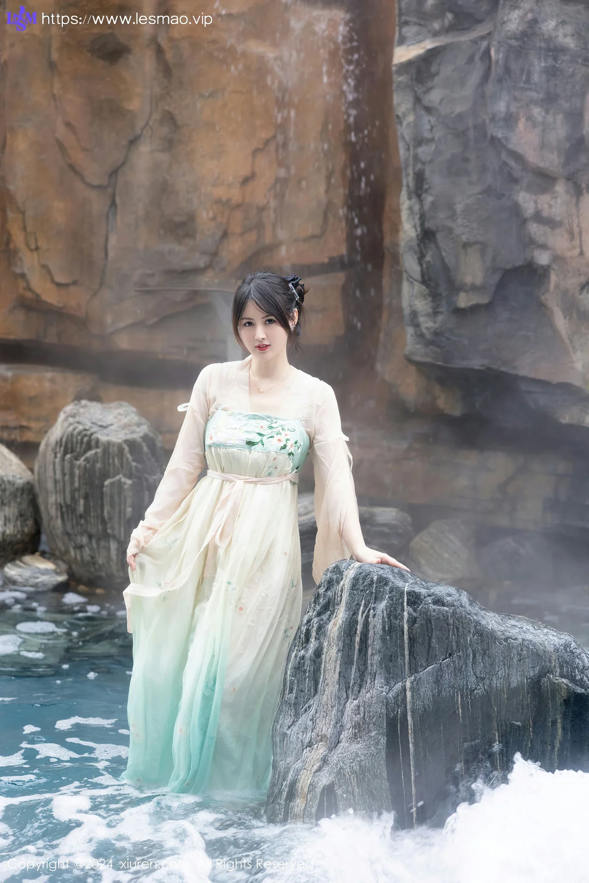 XiuRen 秀人 No.8128  诗诗kiki 温泉古装情趣服饰性感写真1 - 1