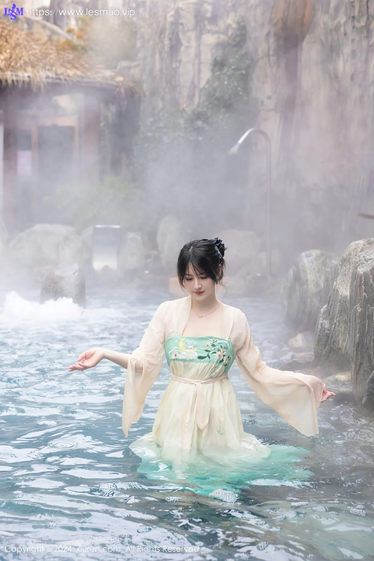 XiuRen 秀人 No.8128  诗诗kiki 温泉古装情趣服饰性感写真1 - 1