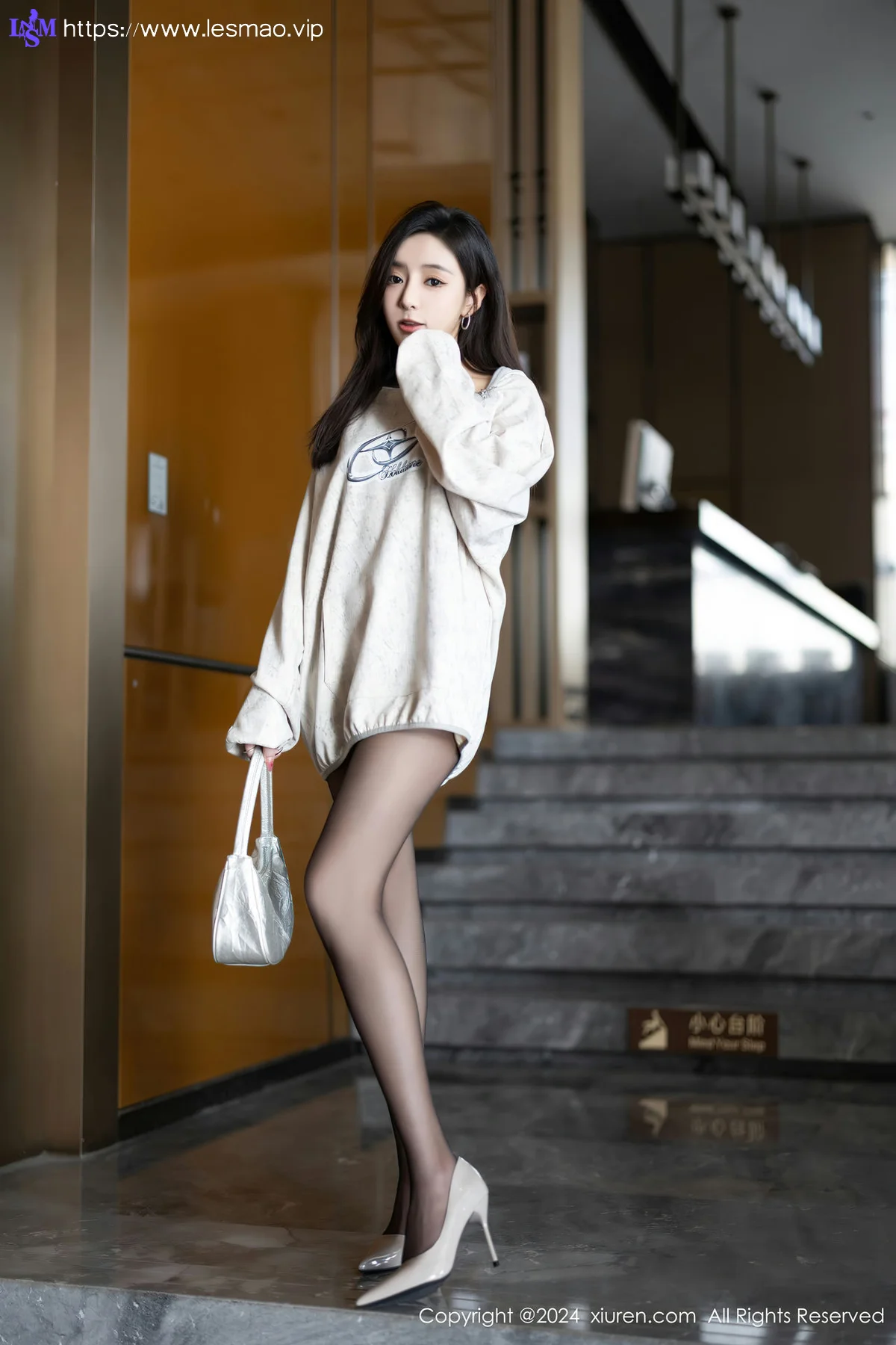 XiuRen 秀人 No.8135  王馨瑶yanni 轻透情趣服饰性感写真1 - 1