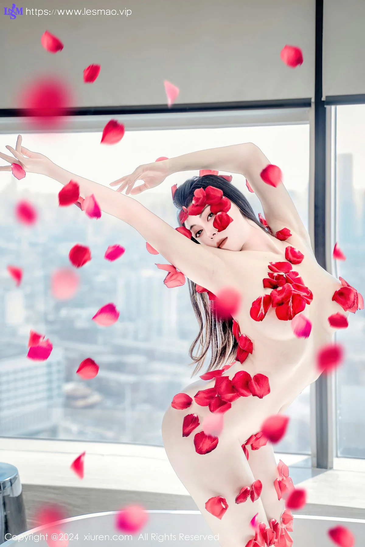 XiuRen 秀人 No.8175  瑜伽喵 柔韧献花热舞性感写真 - 3