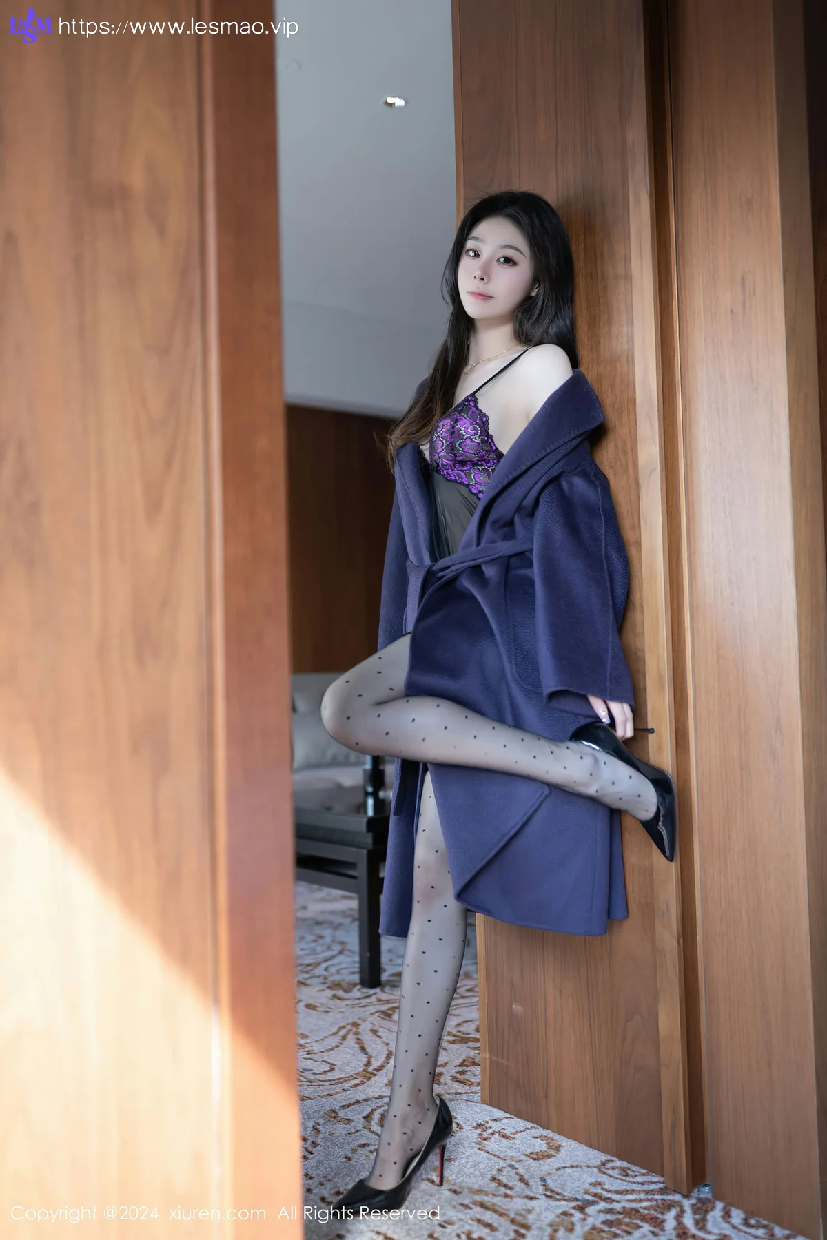 XiuRen 秀人 No.8195  小逗逗 紫色蕾丝情趣内衣性感写真11 - 1