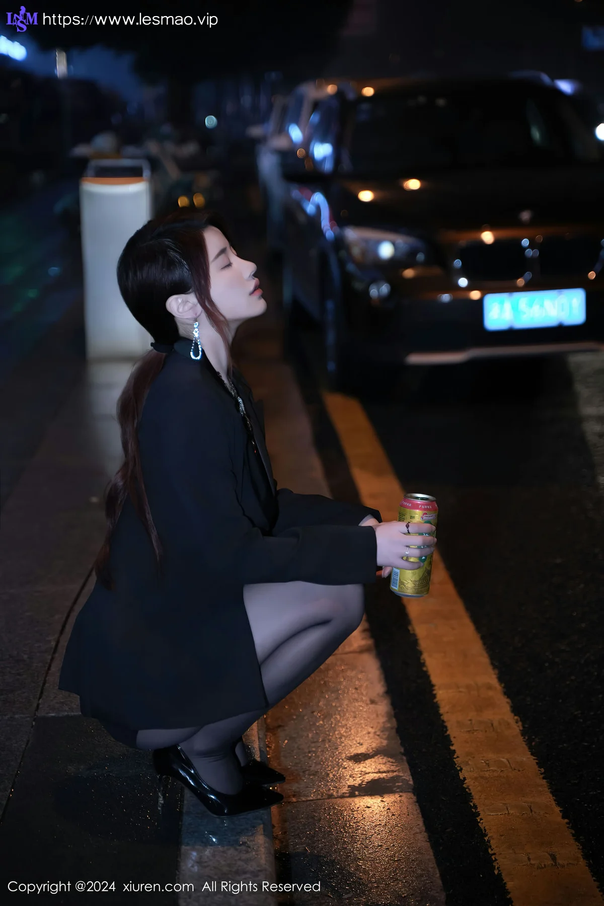 XiuRen 秀人 No.8199  美七 Mia 魅惑黑丝性感写真1 - 3