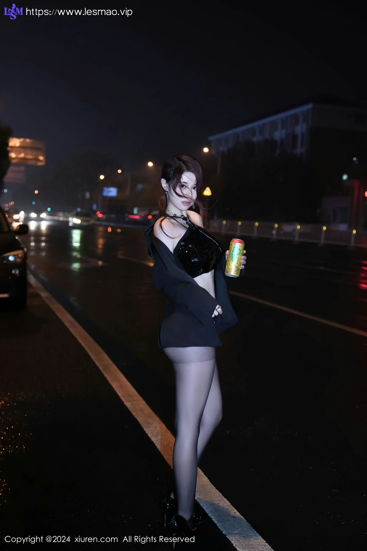 XiuRen 秀人 No.8199  美七 Mia 魅惑黑丝性感写真1 - 10