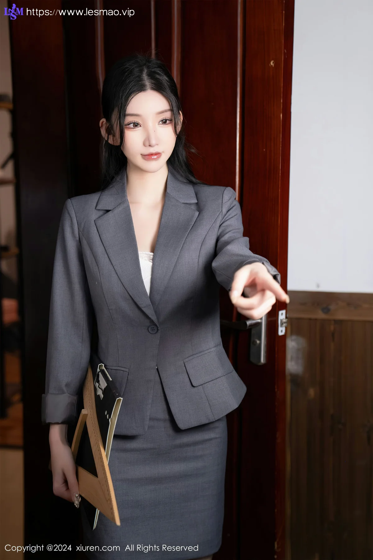XiuRen 秀人 No.8204  周于希Sally 主题《女神节，我陪老师过》第一次开班会11 - 9