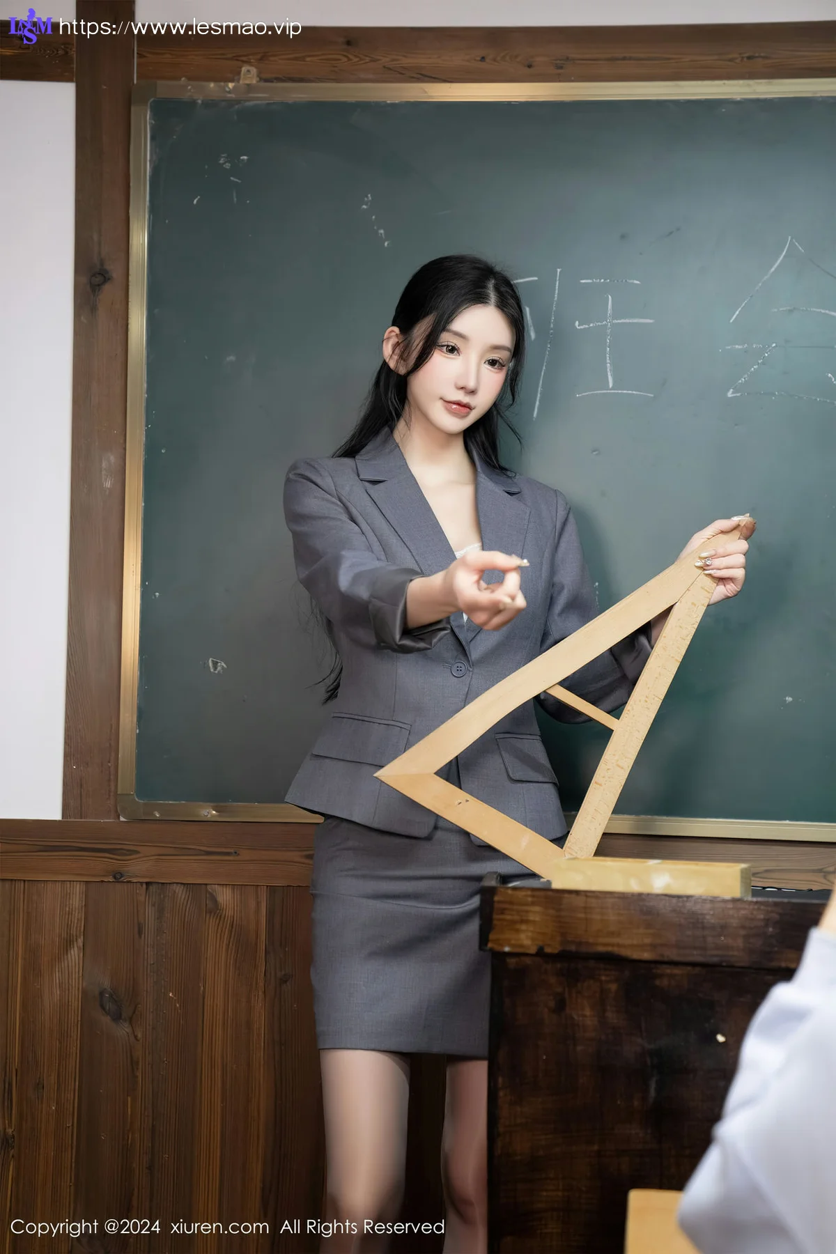 XiuRen 秀人 No.8204  周于希Sally 主题《女神节，我陪老师过》第一次开班会11 - 5