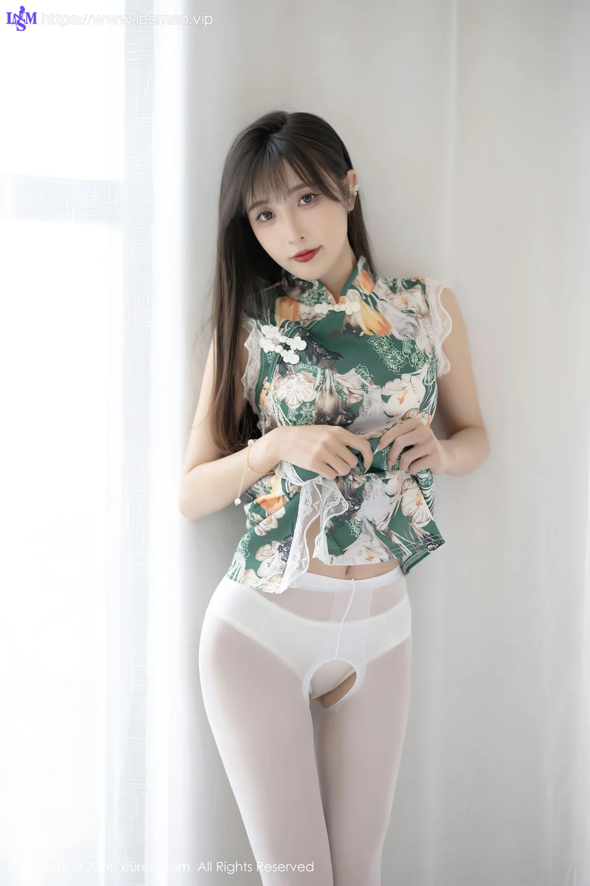 XiuRen 秀人 No.8231  林星阑 绿色图案旗袍性感写真1 - 2