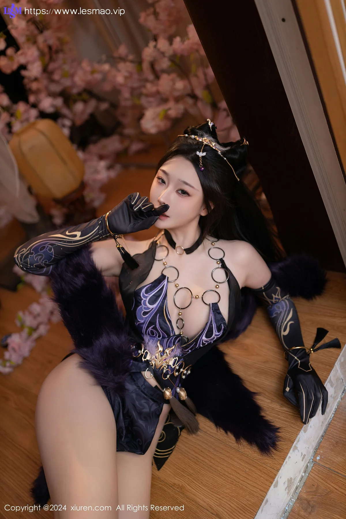 XiuRen 秀人 No.8232  小逗逗 紫色玉玲珑性感写真1 - 2