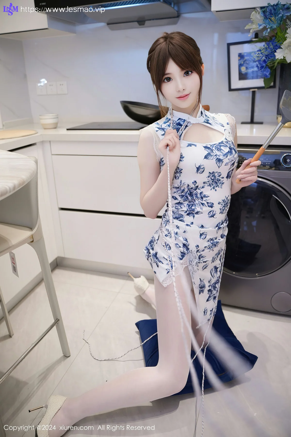 XiuRen 秀人 No.8255  梦灵儿Mini 青色轻透情趣旗袍性感写真1 - 4