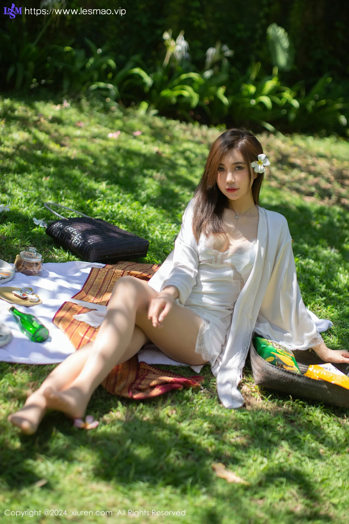 XiuRen 秀人 No.8256  绮里嘉ula 性感诱人原色丝袜性感写真1 - 3