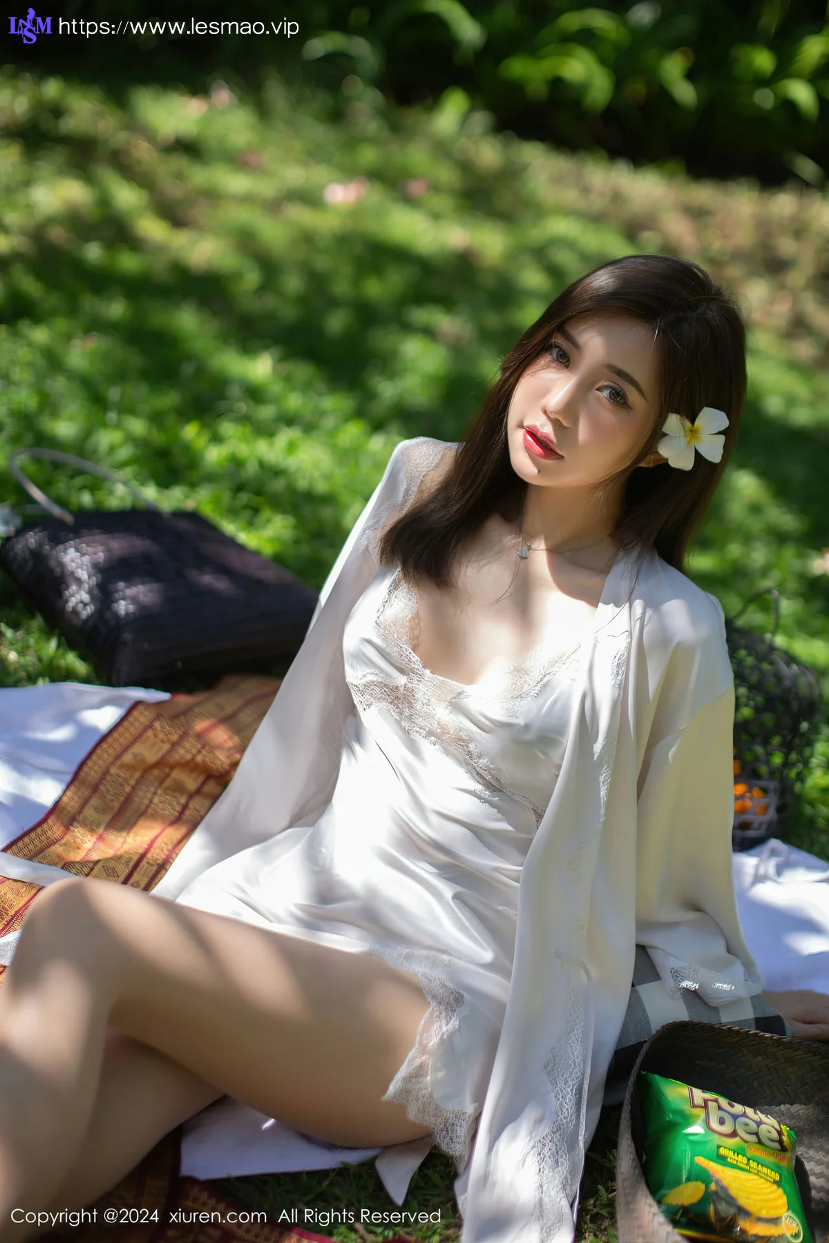 XiuRen 秀人 No.8256  绮里嘉ula 性感诱人原色丝袜性感写真1 - 4