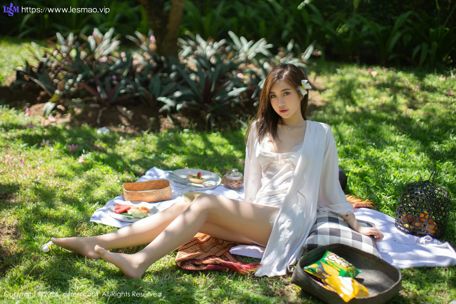 XiuRen 秀人 No.8256  绮里嘉ula 性感诱人原色丝袜性感写真1 - 6