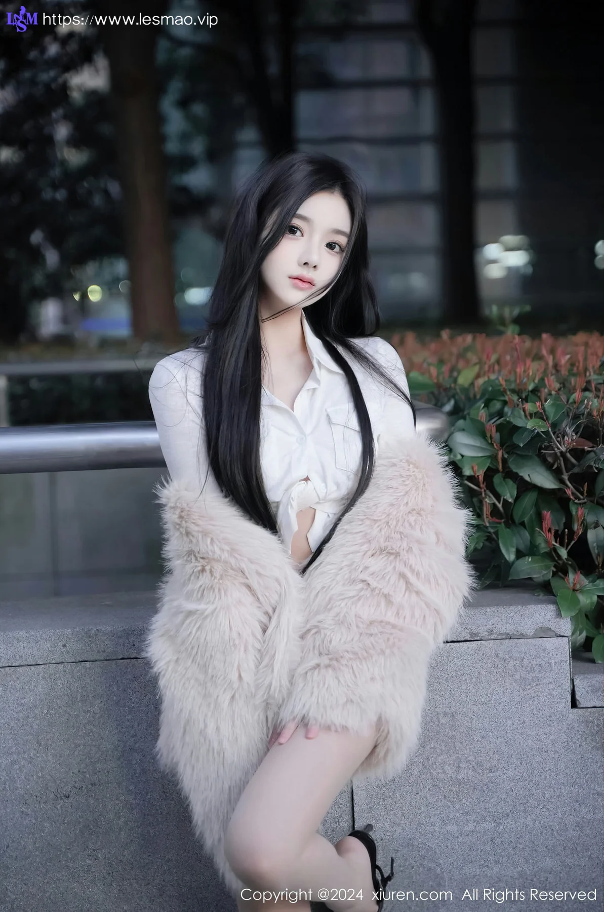 XiuRen 秀人 No.8261  龙雪儿 街拍白色内衣性感写真11 - 3