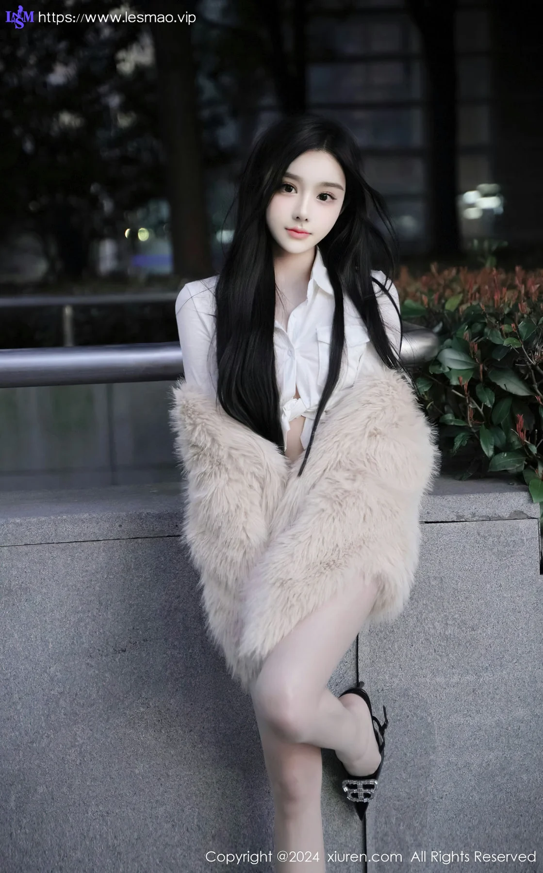 XiuRen 秀人 No.8261  龙雪儿 街拍白色内衣性感写真11 - 10